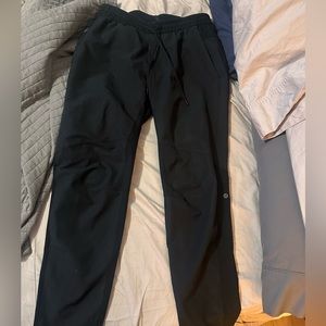 men’s Lululemon license to train jogger large great condition